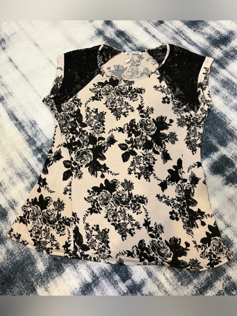 Carol Rose Black Floral Lace-Shoulder Short Sleeve Top - Large